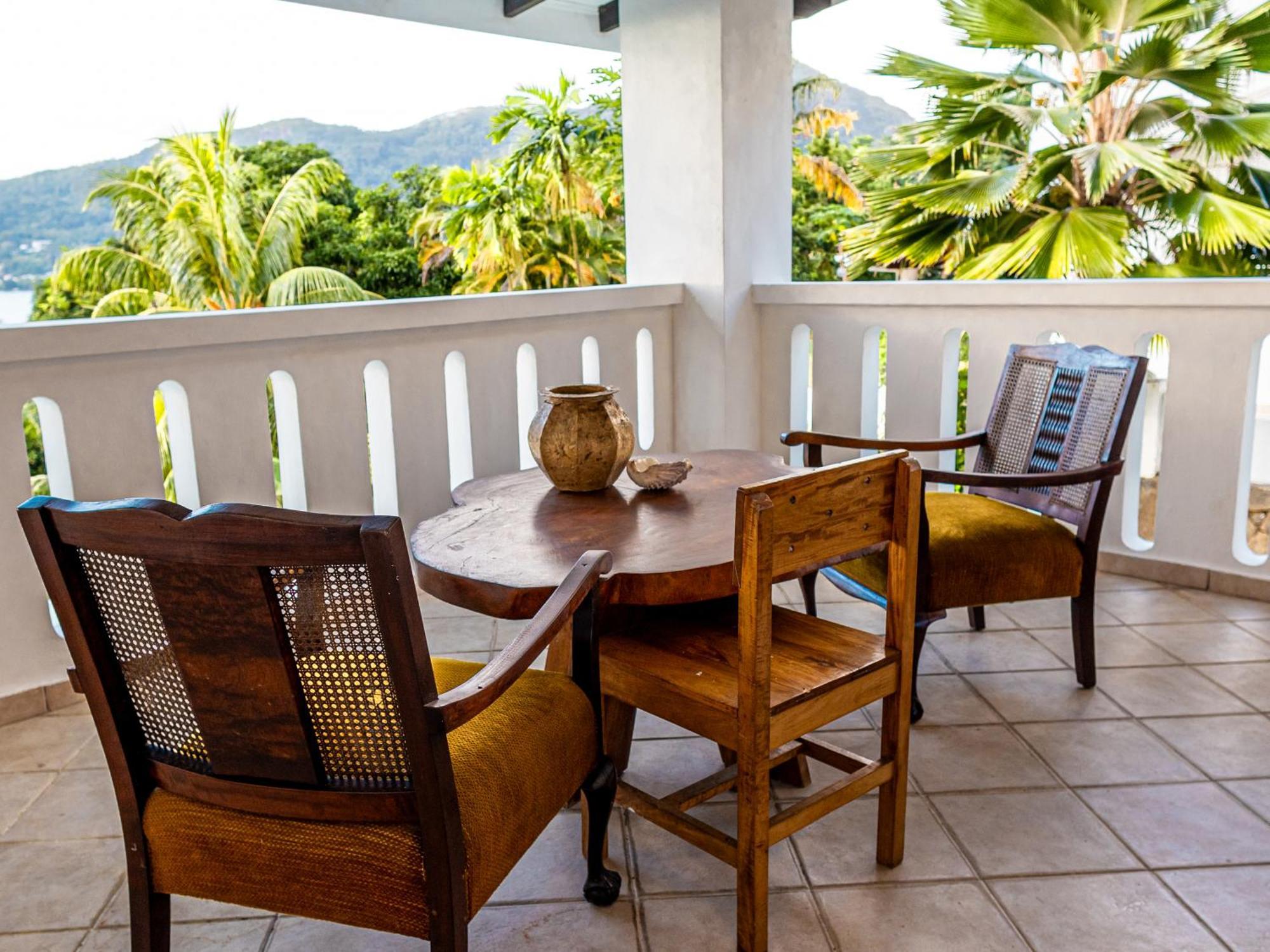 Bottle Palm Villa Victoria Exterior photo